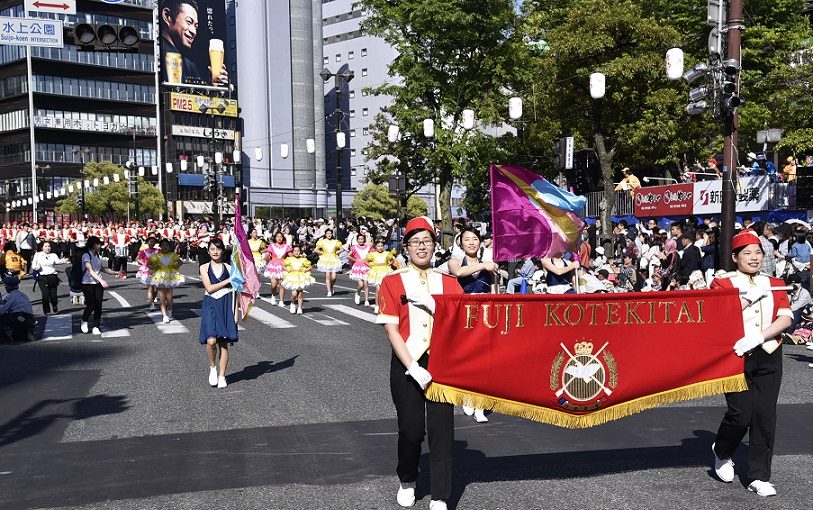 第５７回はかたどんたく港まつり・花のマーチングパレードに出動しました！